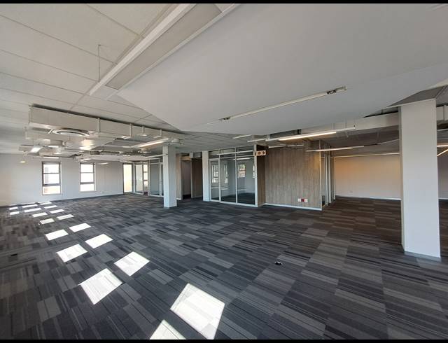 1,182M² OFFICE TO LET IN ILLOVO